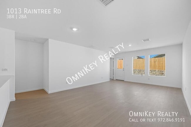 Photo - 1013 Raintree Rd