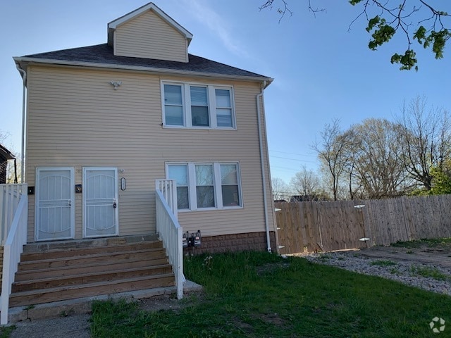 Building Photo - 15860 Linwood St Unit Upper Rental