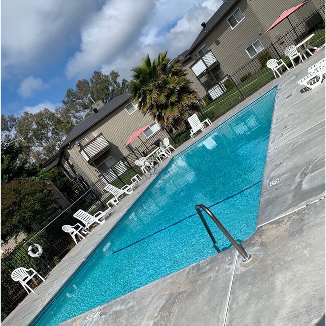 Abbey Pointe Apartments