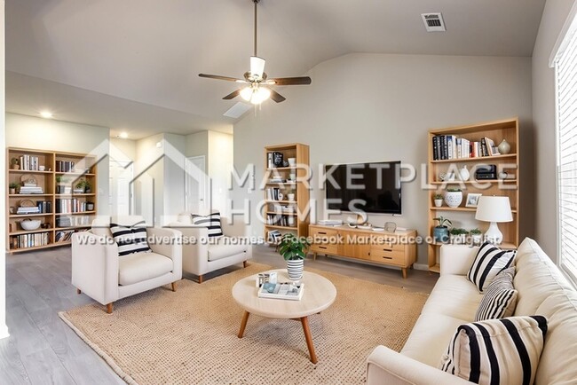 Photo - 218 W L Miller Dr