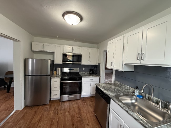 104 1/2 E William St