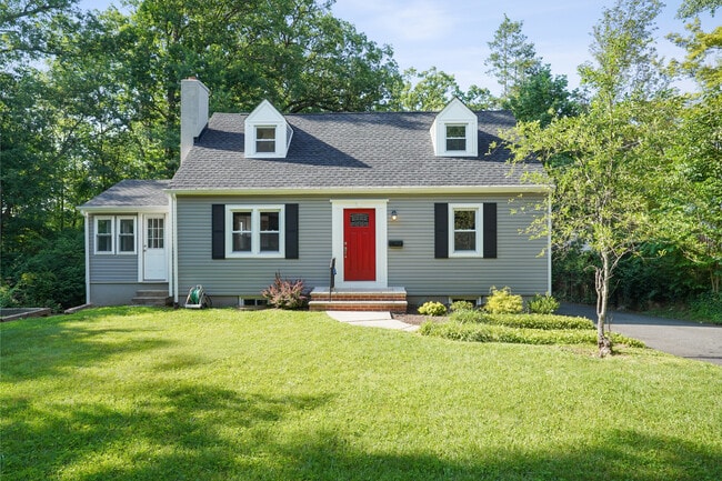 Building Photo - 51 Evergreen Rd Rental