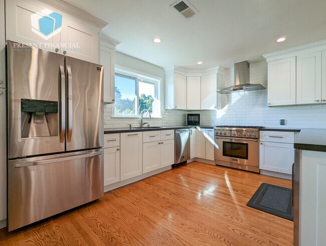 Photo - 540 W Hillsdale Blvd