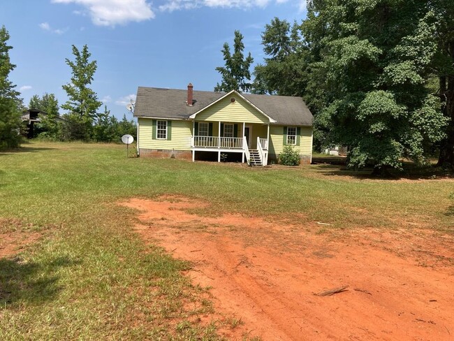 3 bedroom/ 2 bath house on 1 acre. - 477 Stanton Grove Rd House