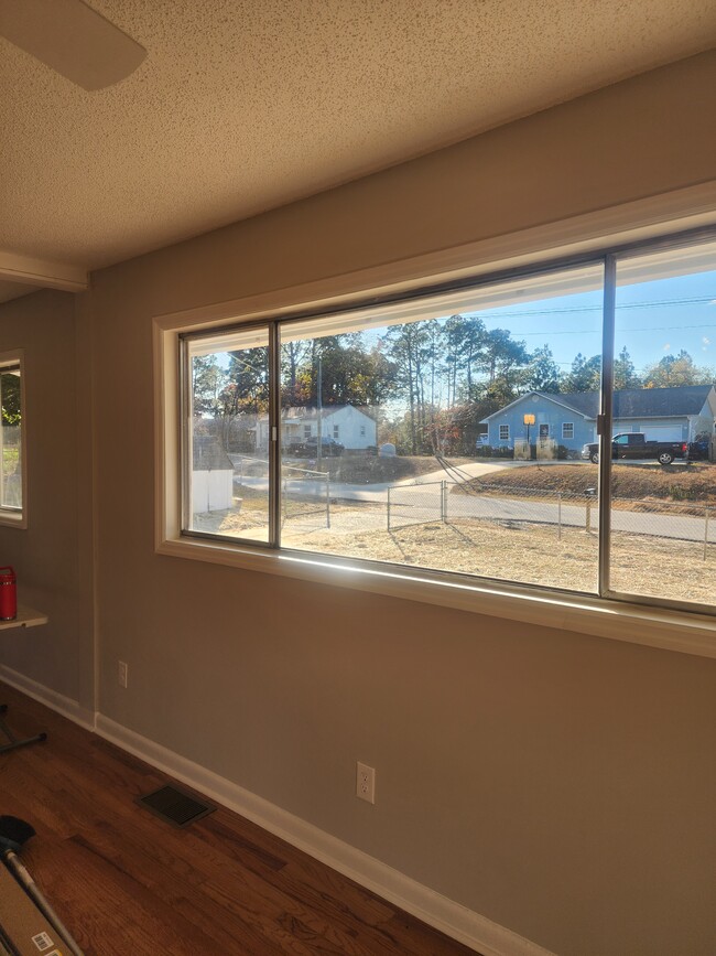 Living room - 3231 Dorian Rd