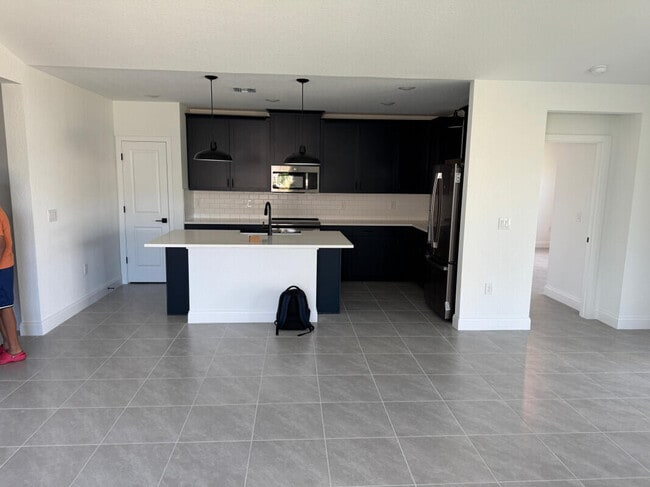 Photo - 1073 SW Benchor Ave