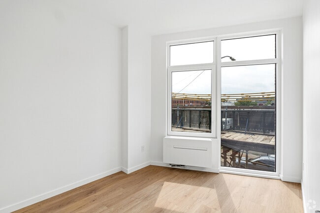 2BR, 2BA - 650SF - Bedroom