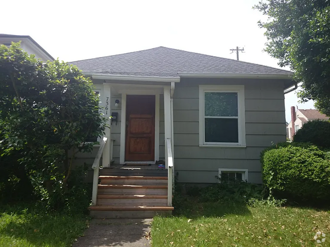 Building Photo - North Ballard/Crown Hill 2 BR / 1 BA Rental