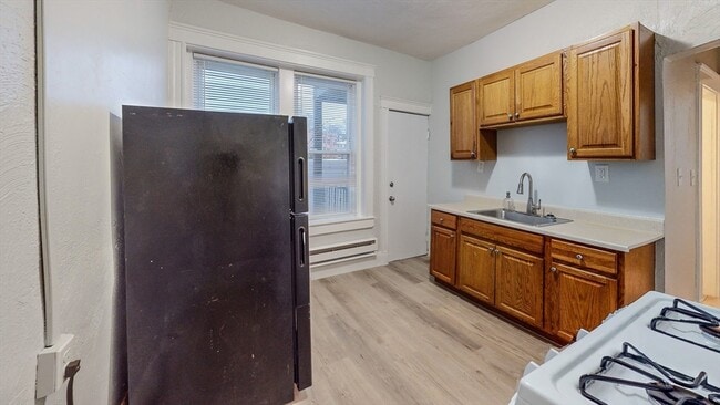 Building Photo - 12 American Legion Hwy Unit 12