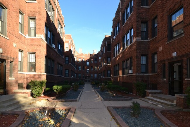 Photo - 4422 N Wolcott Ave Condo Unit B2