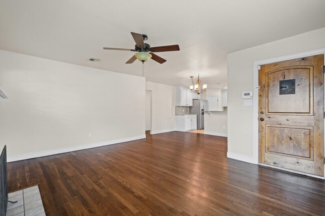 Photo - 2609 Benbrook Blvd