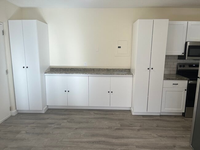 Photo - 221 Rock St Unit F1