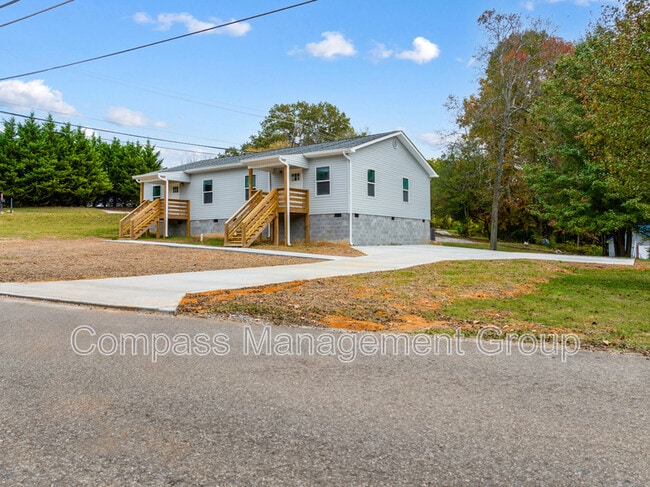 Photo - 6900 Seaver Dr NW