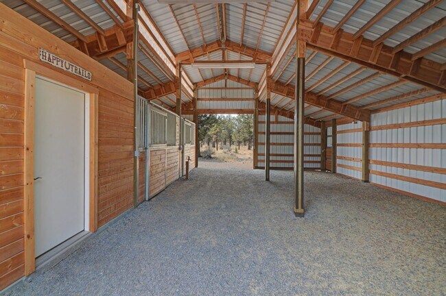 Photo - 3 Bed 2 Bath Horse Property-Stables-Coral-...