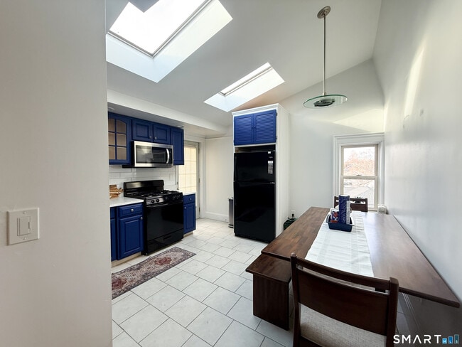 Photo - 883 Montauk Ave