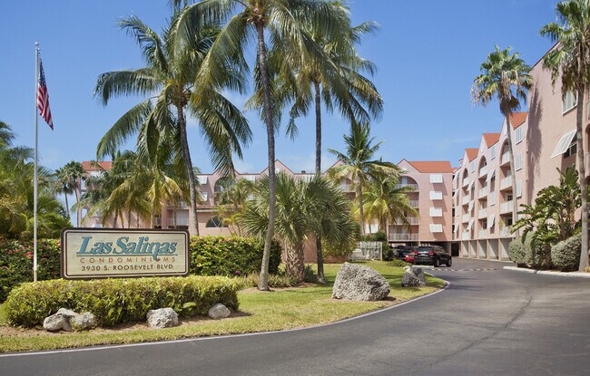 Las Salinas 3 Bedroom 2 Bathroom - Las Salinas 3 Bedroom 2 Bathroom Condo Unit W106