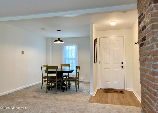 Photo - 59 Van Dam St Unidad 2