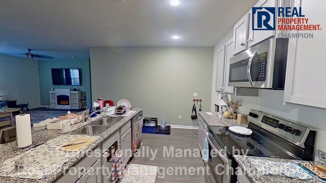 Photo - Spacious 4 BD/2 BA Home in Hawkeswater on the River