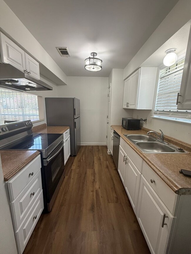 Photo - 2BD 2.5BA FURNISHED CONDO WITH WATER INCLUDED
