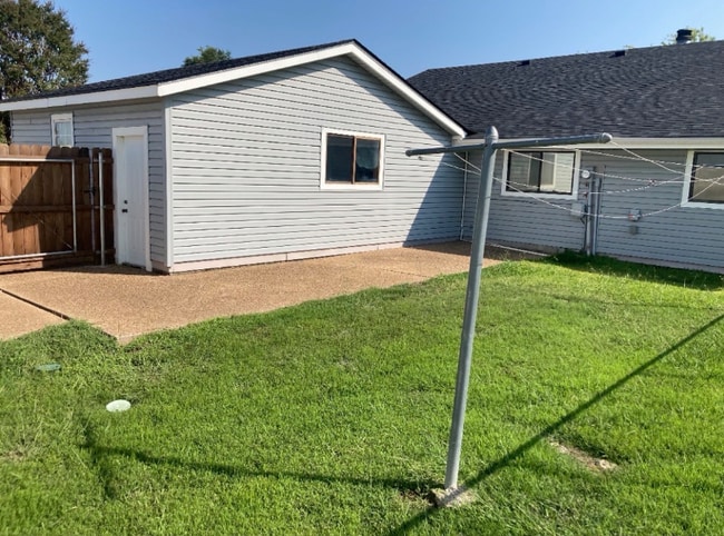 Photo - 1506 Oak Hollow Dr