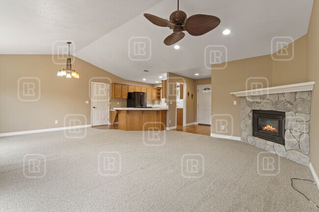 8311 N Parkside Dr