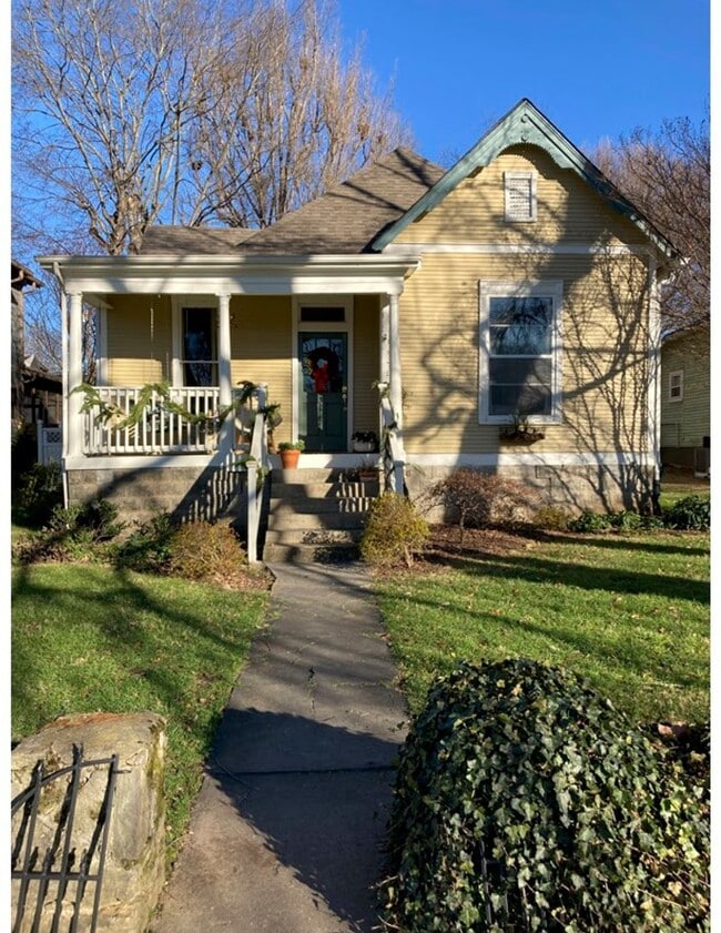 Charming Sylvan Park Victorian - Charming Sylvan Park Victorian House