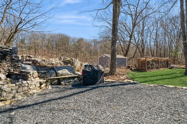 Photo - 100 Poplar Ln