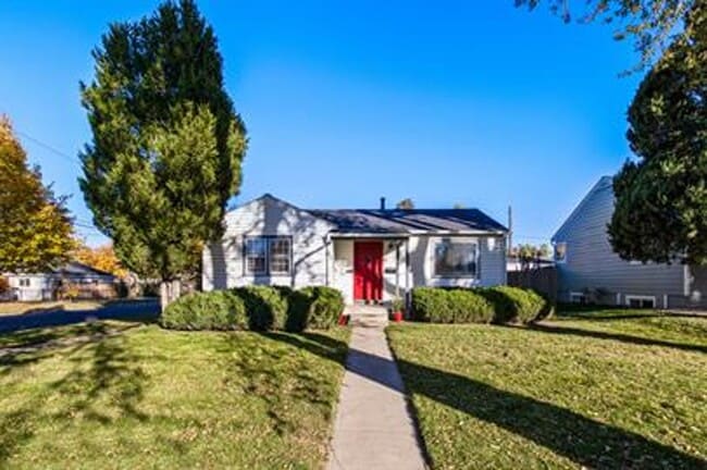 Stylish 4-Bed Home with Finished Basement! - Stylish 4-Bed Home with Finished Basement!