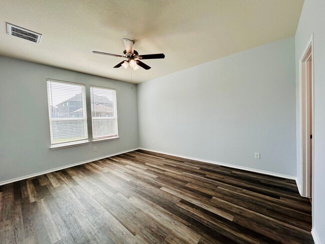 Photo - 147 Big Leaf Dr