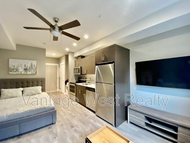 Photo - 925-925 Leon Ave