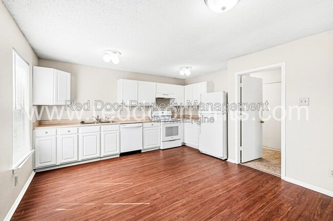 Photo - 6533 Newstead Dr