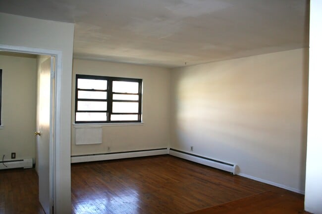 Photo - 31-48 48th St Unit 3