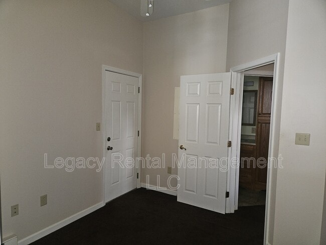 Photo - 283 E Main St Unit 2