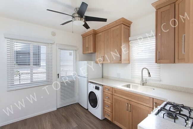 Building Photo - 1 BR Cottage in OB w/ Garage ~ W/D Combo i... Unit 4915 Rental