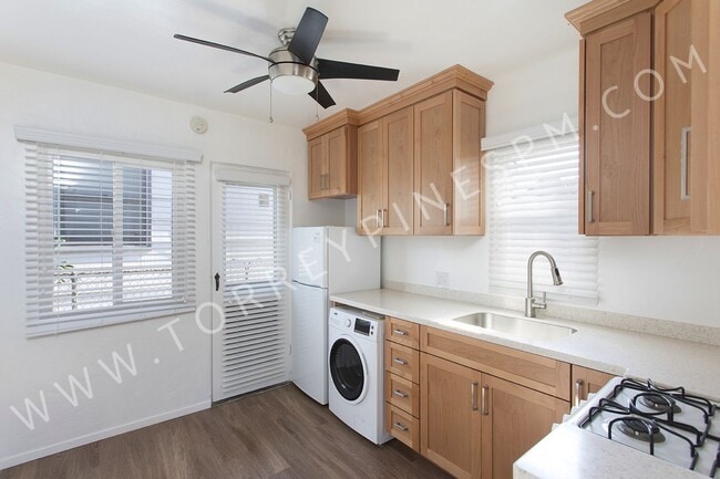 1 BR Cottage in OB w/ Garage ~ W/D Combo i... - 1 BR Cottage in OB w/ Garage ~ W/D Combo i... Apartment Unit 4915