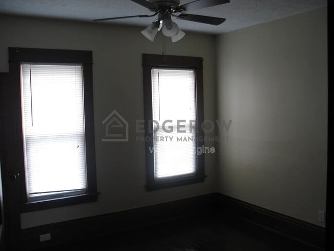 Photo - 737 6th St NW