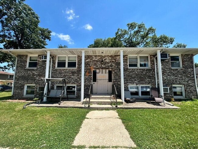 Building Photo - 2591 Parkview St Unit Apt 3