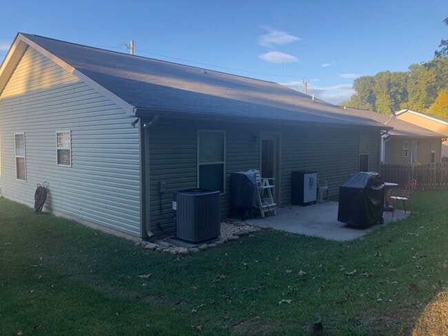 Photo - Beautiful Rancher in the Heart of West Knoxville