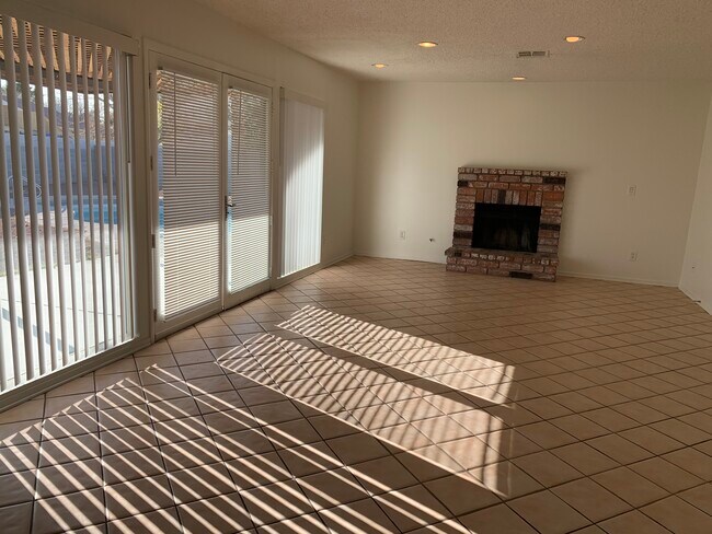 Photo - 5957 Mirror Lake Dr