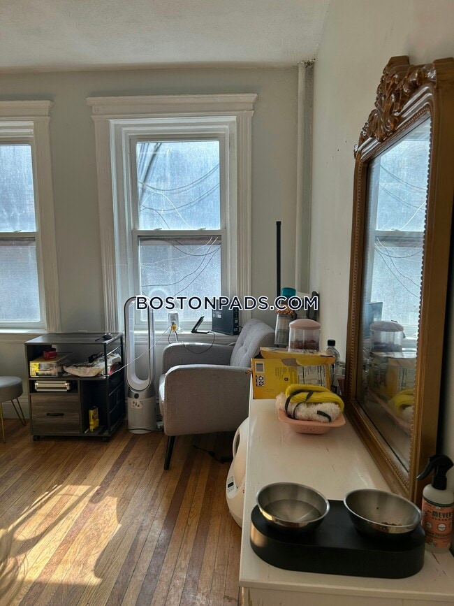 Photo - 86 Glenville Ave Unit 2