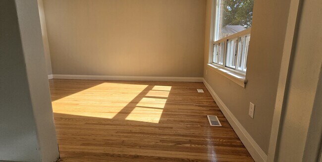 Photo - 60-64 Henley Cres