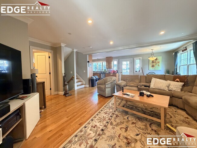 Photo - 39 Selkirk Rd