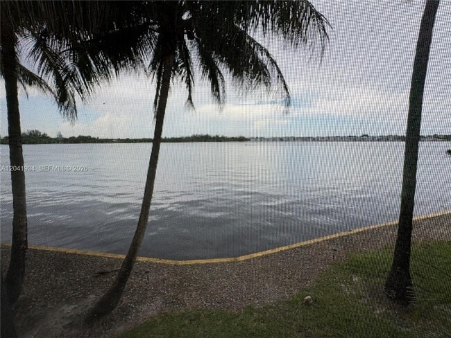 Photo - 1075 NE Miami Gardens Dr Unit 211