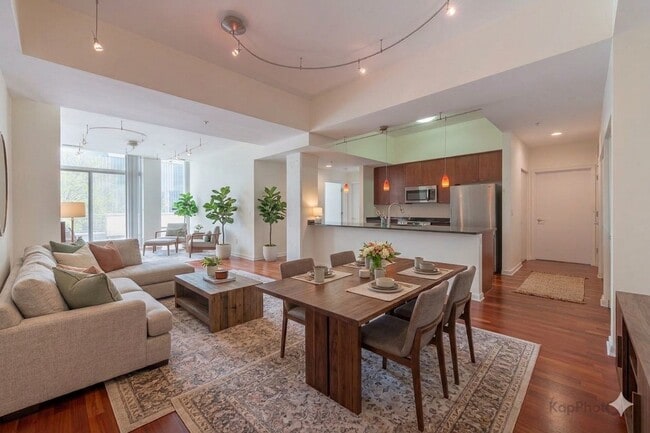Photo - 1720 Oak Ave Unit 201