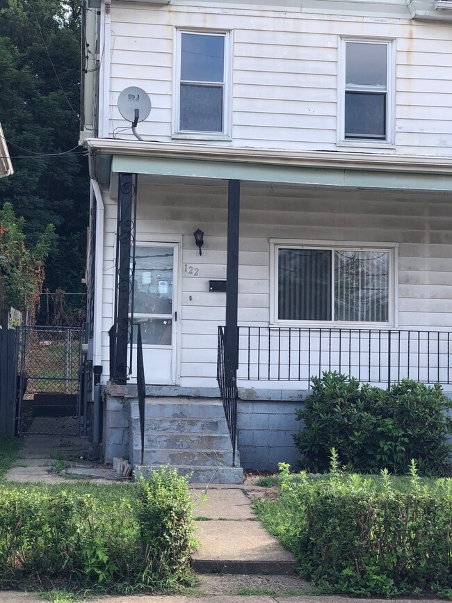 Building Photo - 122 Greydon Ave Unit 2 Bedroom duplex