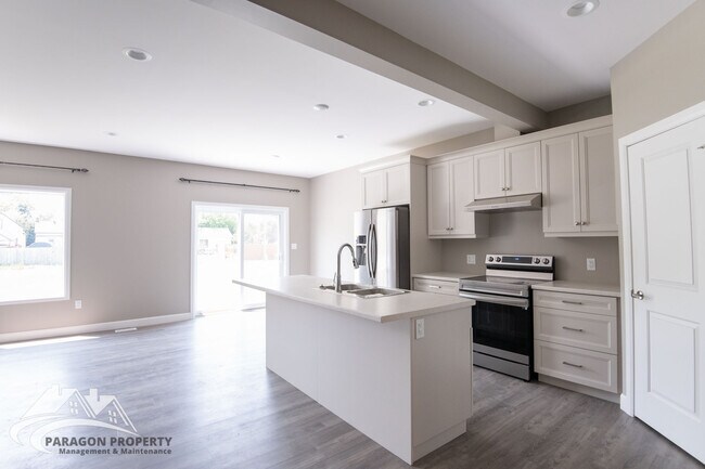 Photo - 50 Llydican Ave