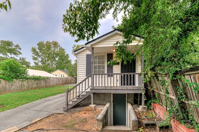 1444 Heard Ave
