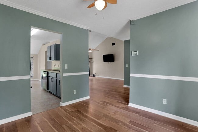 Photo - 3 Bed 2 Bath In Richmond Hill