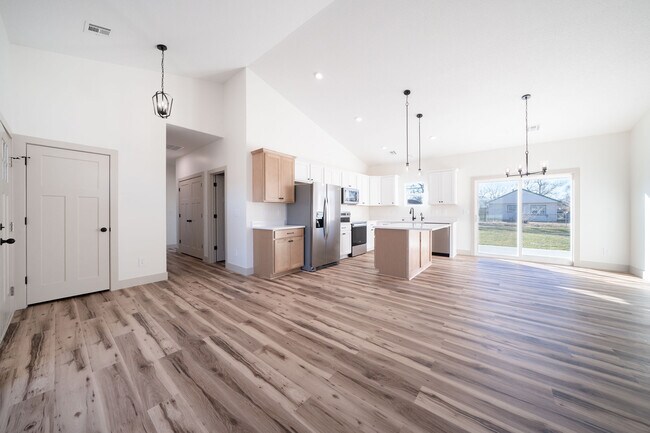 Photo - 753 N Gilda St