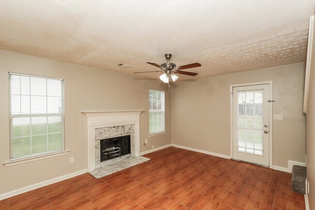 833 Rock Shoal Ct